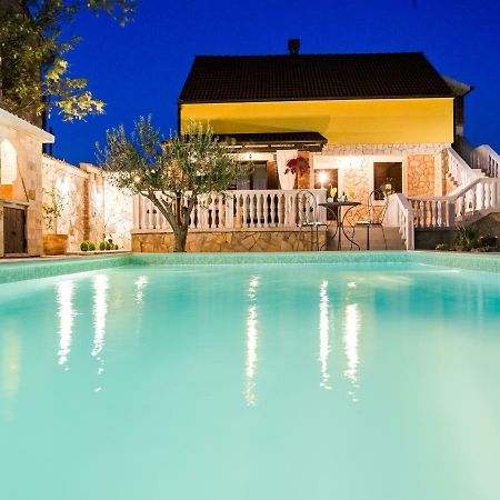 Holiday Home Iva With Pool Sukošan Eksteriør bilde