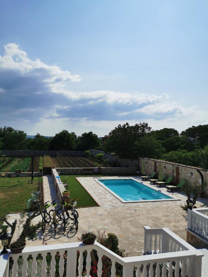 Holiday Home Iva With Pool Sukošan Eksteriør bilde